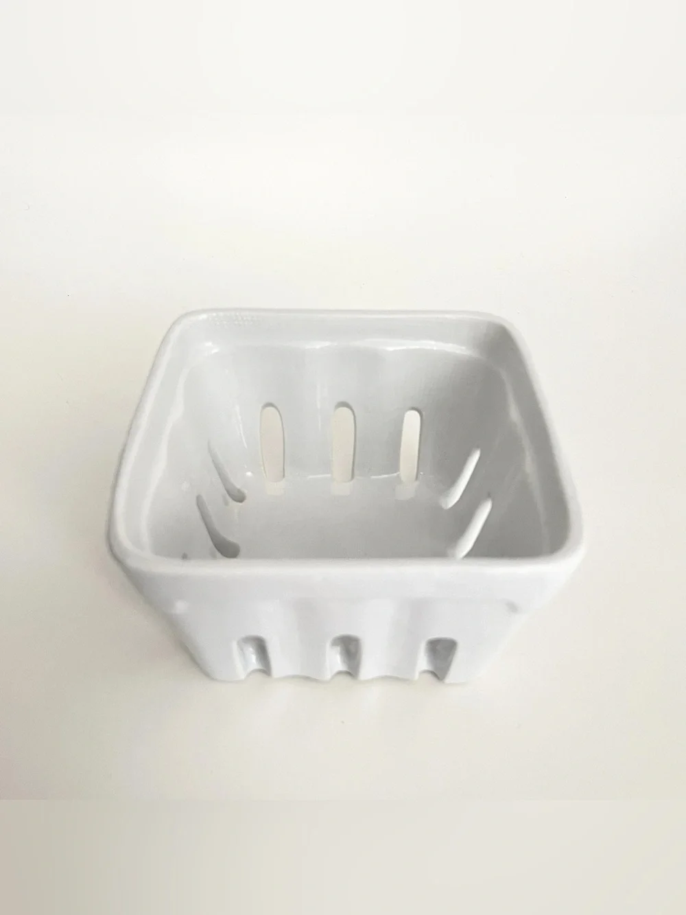 Pier 1 Imports Stoneware Ceramic Berry Basket White Square 4.5 inch Strawberry